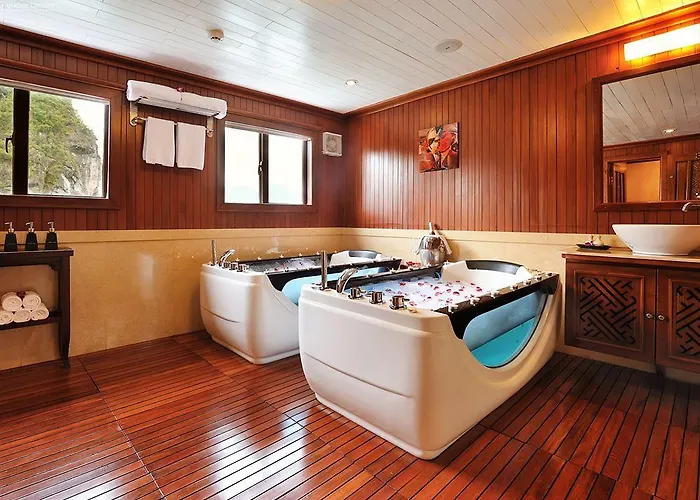 Paradise Peak Cruise  5*