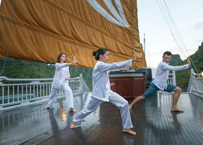Paradise Peak Cruise 5* Ha Long